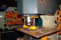 Пробивка отверстий диаметром 31 мм при толщине металла 27 мм 